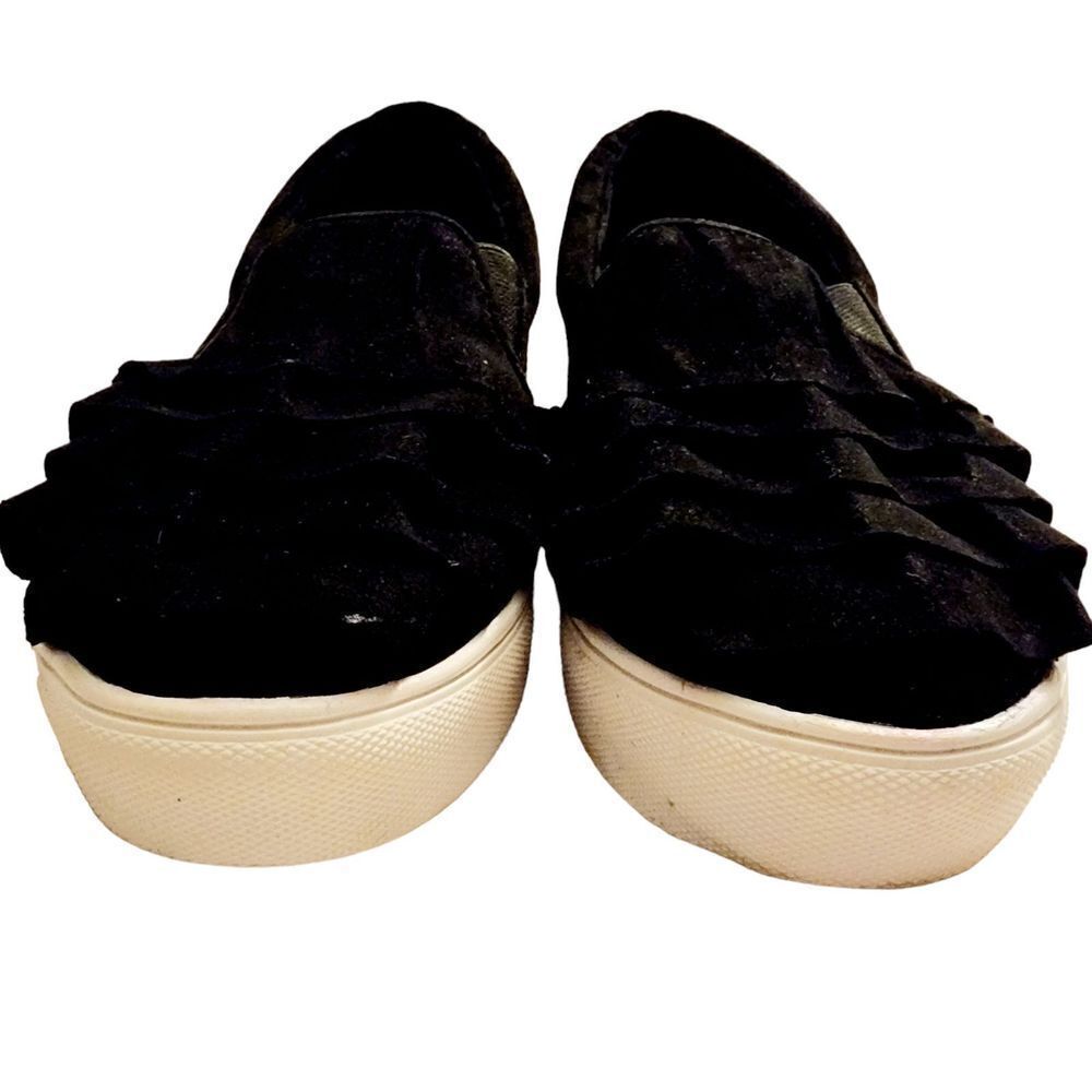 MIA Margaret Slip On Sneaker Ruffle Top Shoes Black Microfiber Womens Size 6 - Picture 5 of 6